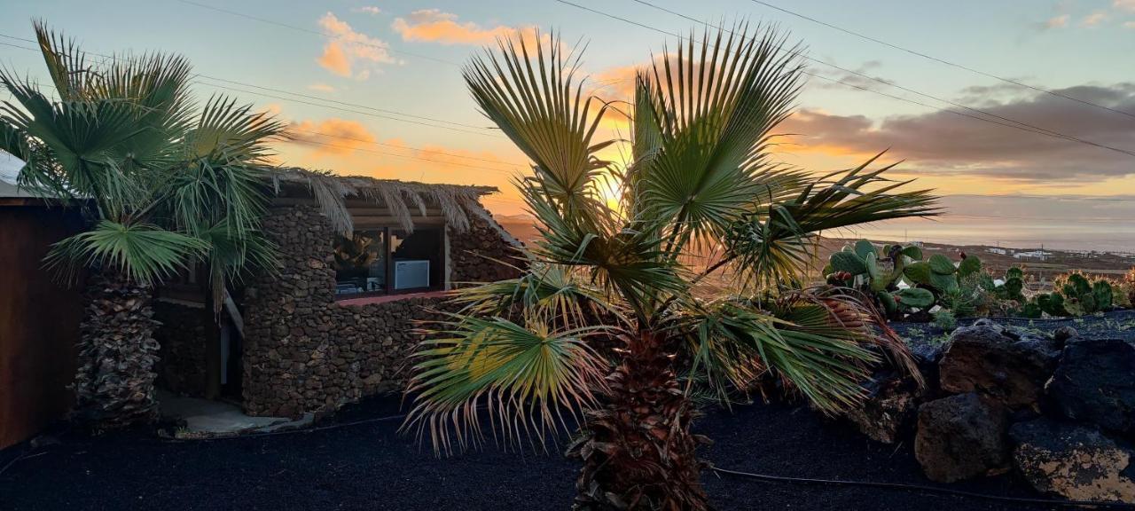 Gemuetliche Holzjurte La Asomada Lanzarote Apartment Tias Exterior photo